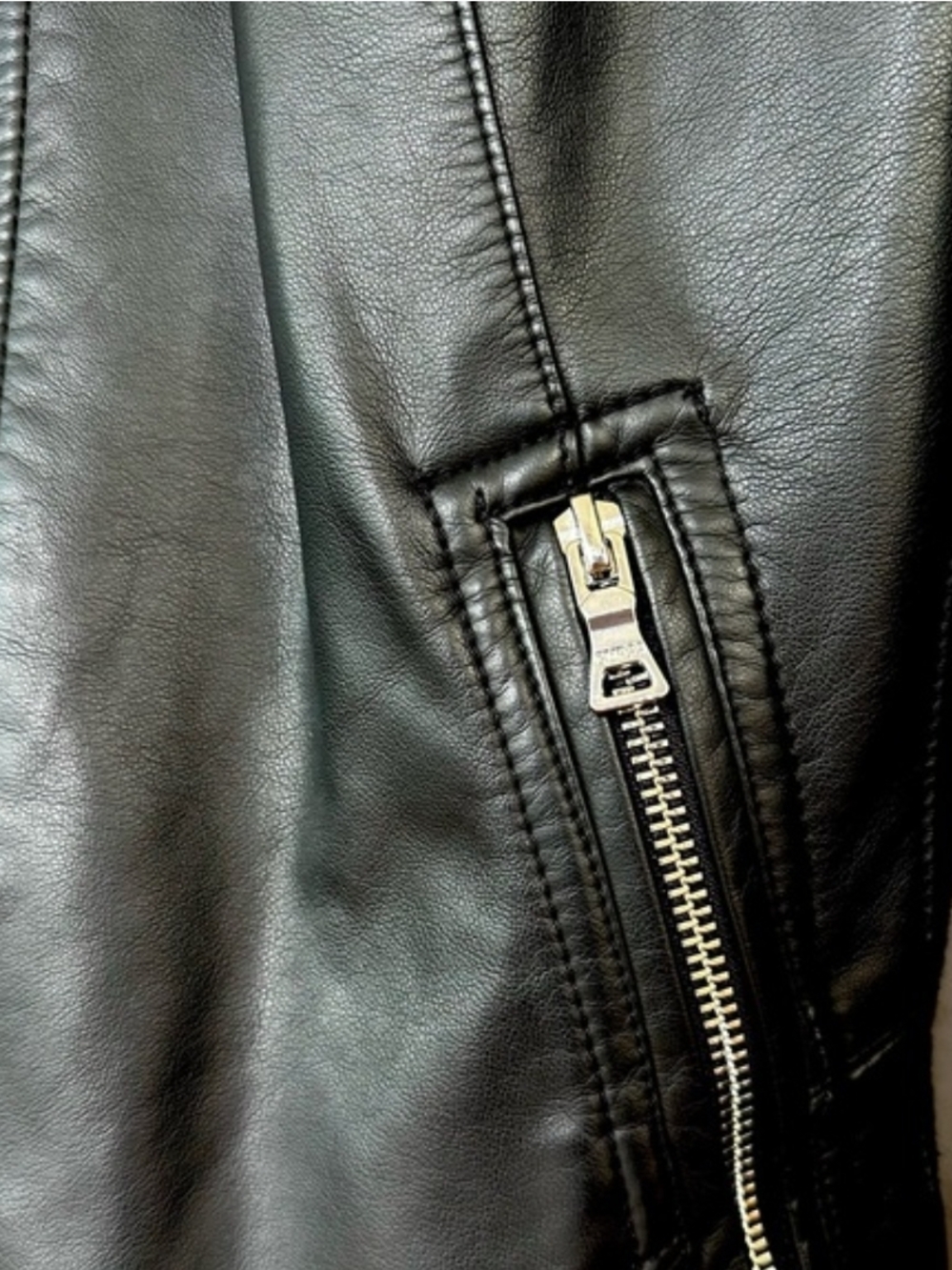 Guess Black Faux Leather Moto Jacket - Size Medium - Picture 5 of 6